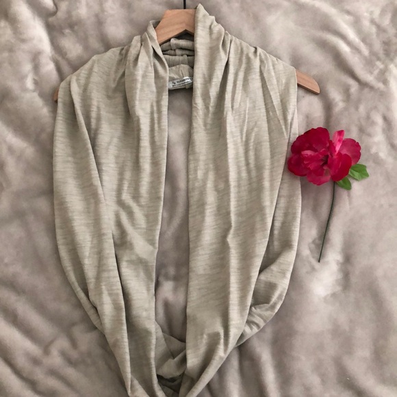 Elizabeth Koh Tan Infinite Scarf Cotton - Picture 2 of 9